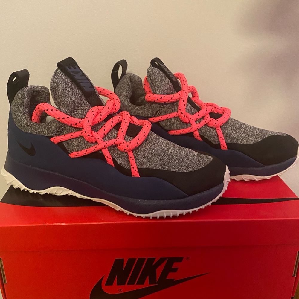 Nike Everyday Comfort Sneaker